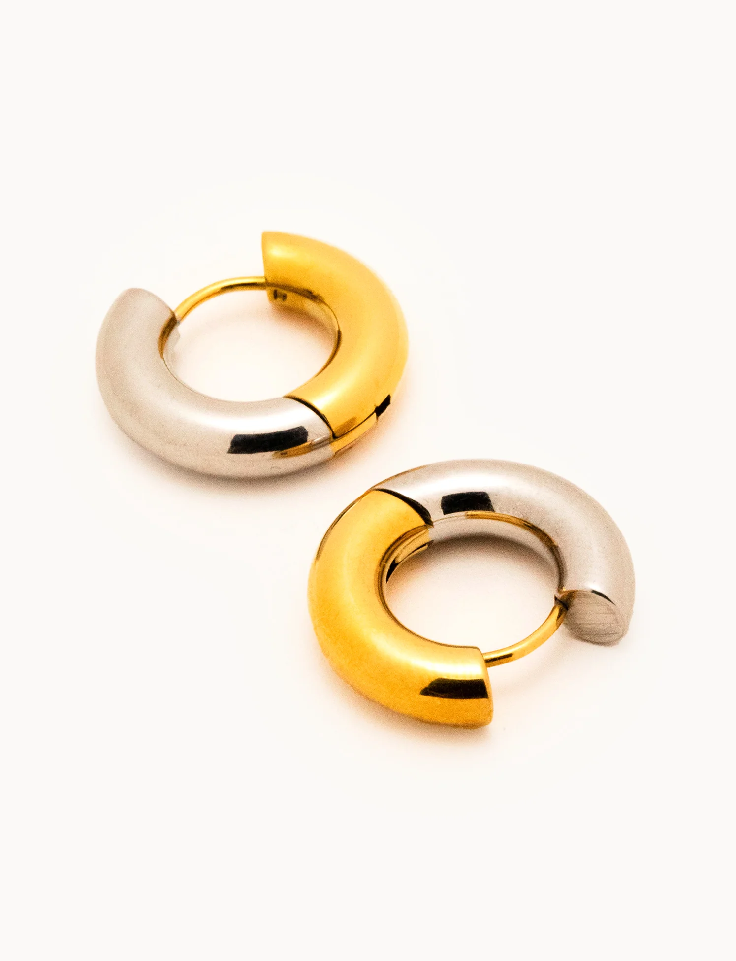 Orecchini Chunky Hoop Small Bicolor - Image 3